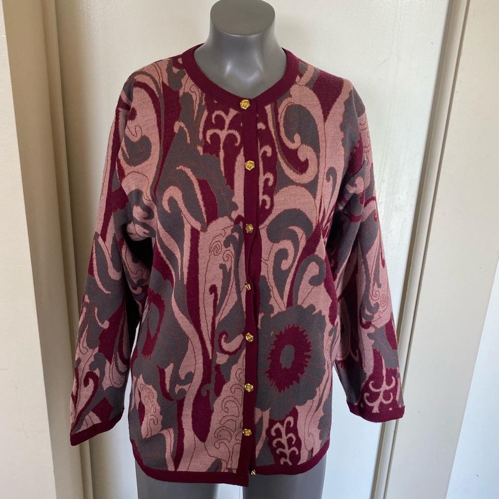 Vintage design/ rose buttoned wool red cardigan.